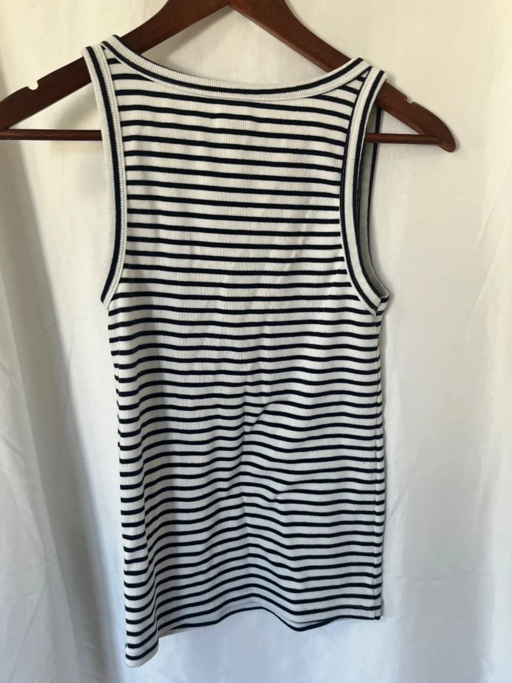 Old Navy Slim fit rank top - Picture 2 of 2